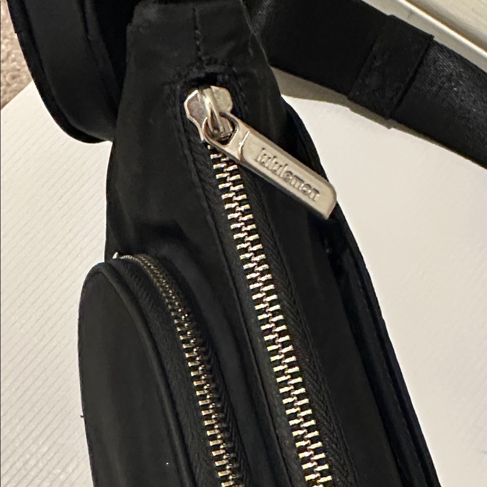 EUC Lululemon Crossbody Bag with Nano Pouch - Picture 6 of 10